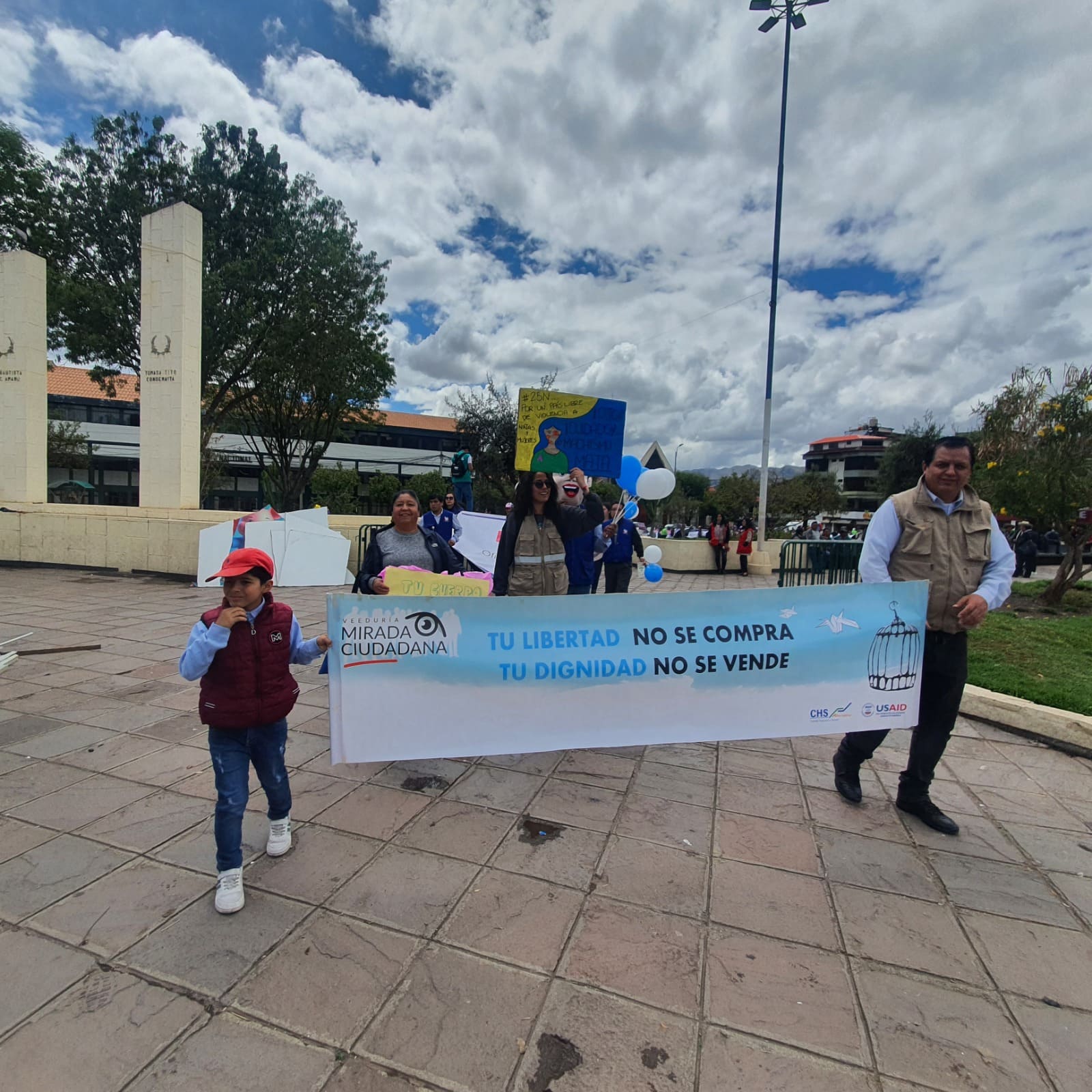 Cusco - Pasacalle: Lucha contra la no violencia hacia la mujer #25N